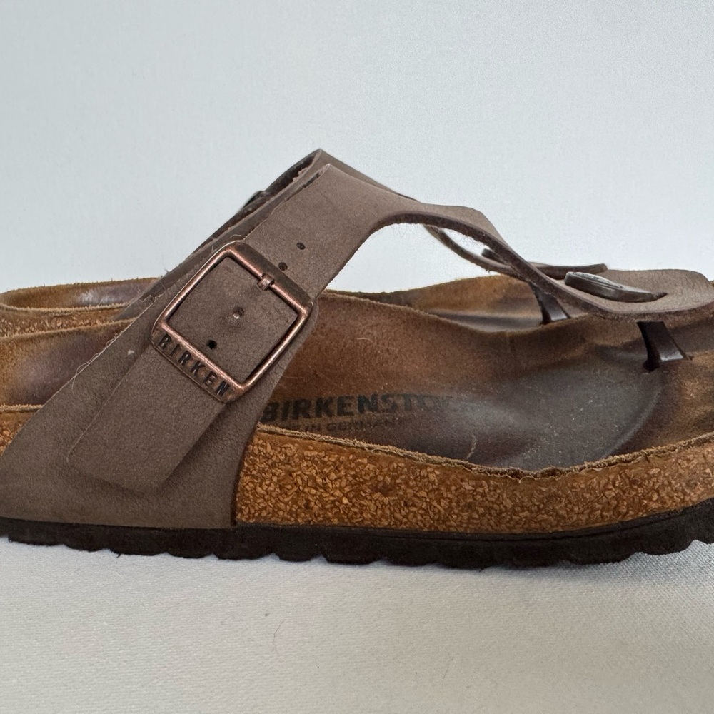 Birkenstock Gizeh Taupe Sandals with Adjustable Strap